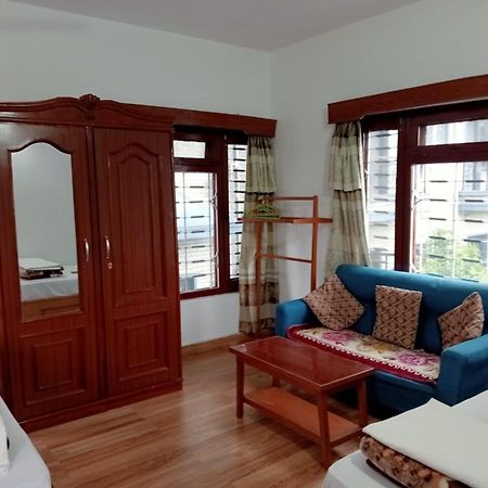 New Summit Guest House Pokhara Esterno foto