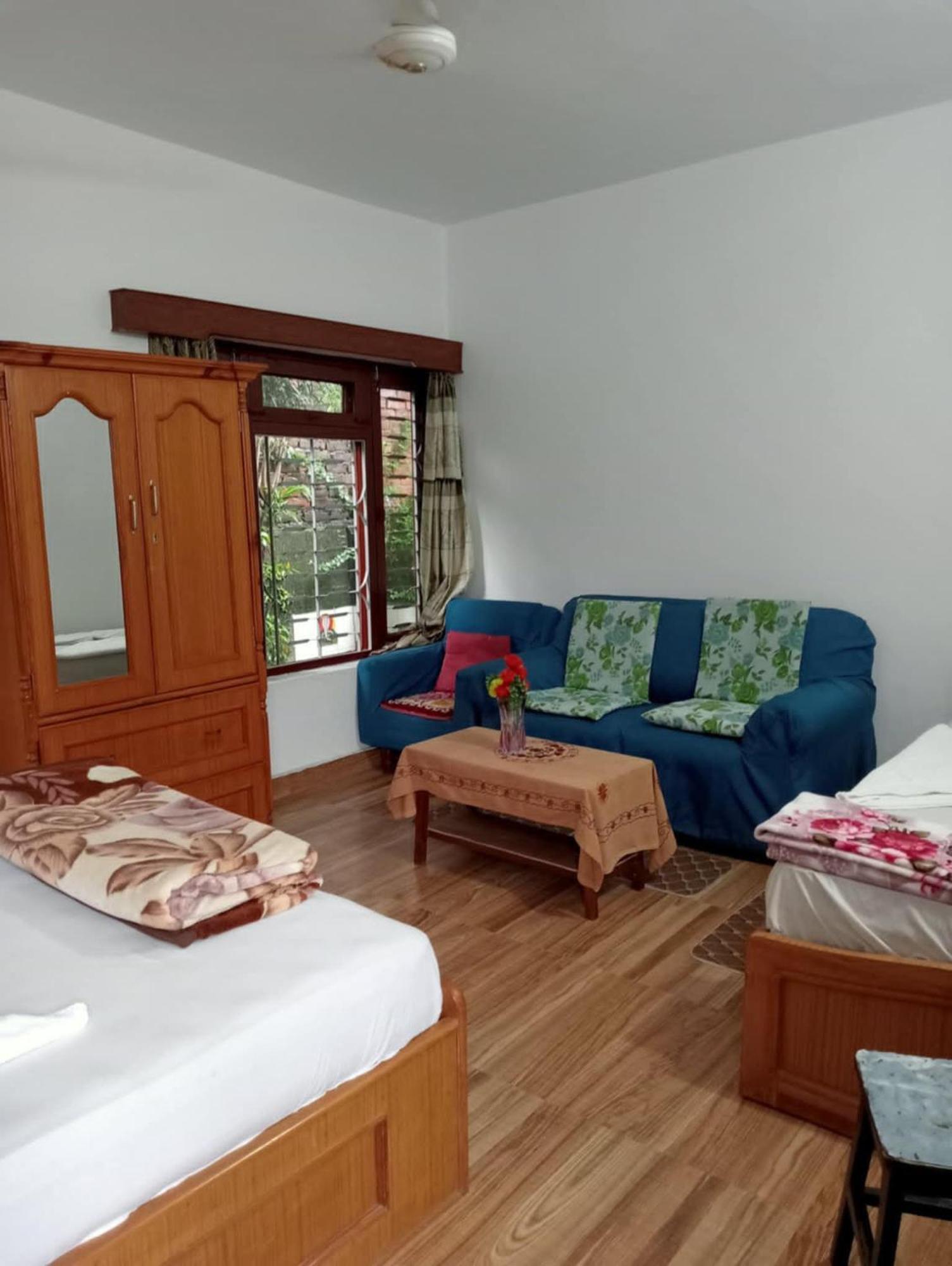 New Summit Guest House Pokhara Esterno foto