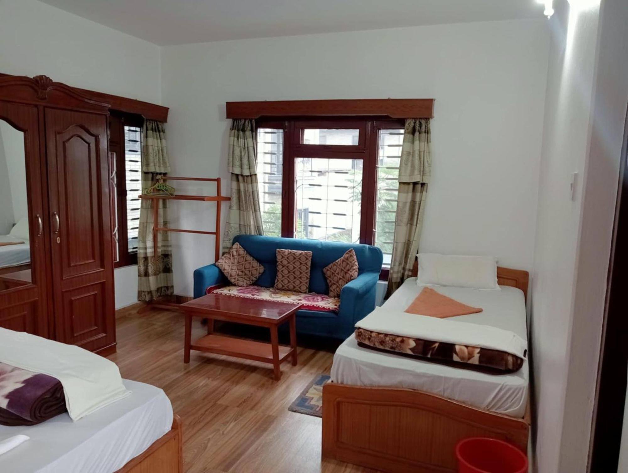 New Summit Guest House Pokhara Esterno foto