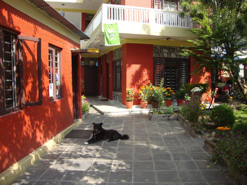 New Summit Guest House Pokhara Esterno foto